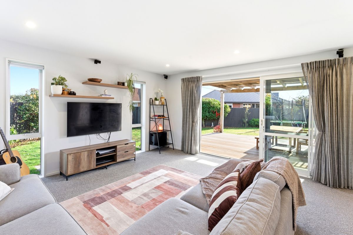 House in Burwood - More