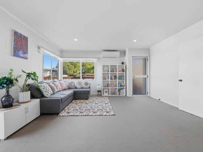 1/17 Lambrown Drive, Totara Vale