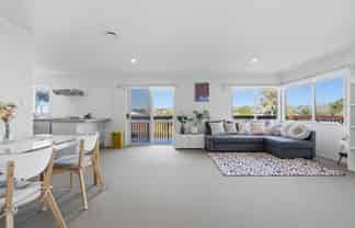 1/17 Lambrown Drive, Totara Vale