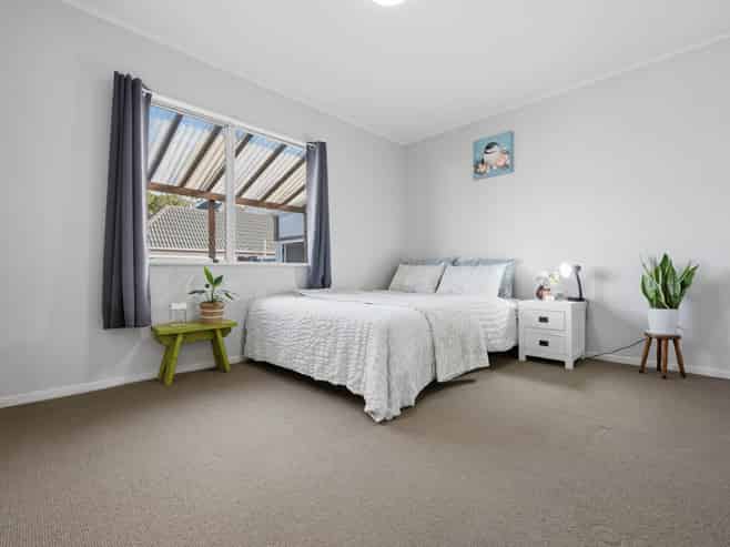1/17 Lambrown Drive, Totara Vale