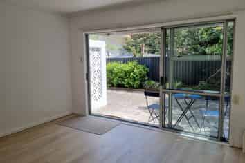 4/3 Grove Rd, Sandringham