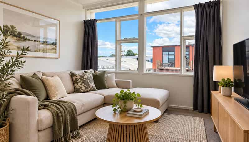 2/1 Church Street, Masterton