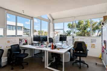 CHARACTER KINGSLAND OFFICE WITH DECK