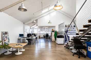 CHARACTER KINGSLAND OFFICE WITH DECK