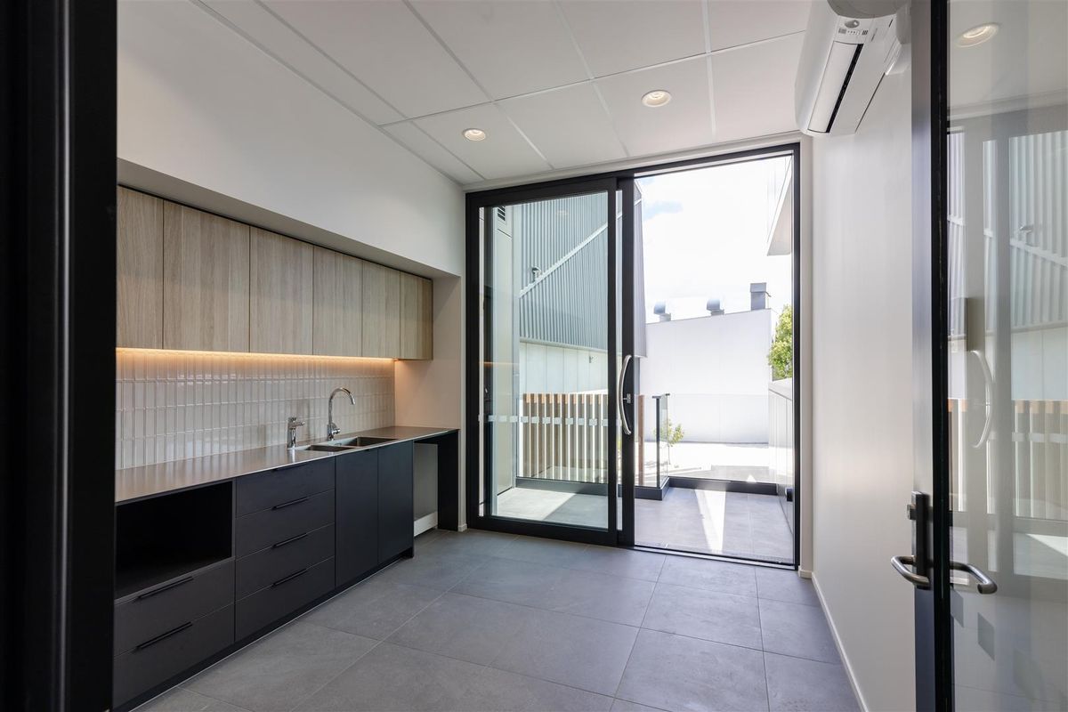 CBRE | A-Grade High Stud with Drive Around Access - Ansicht 4