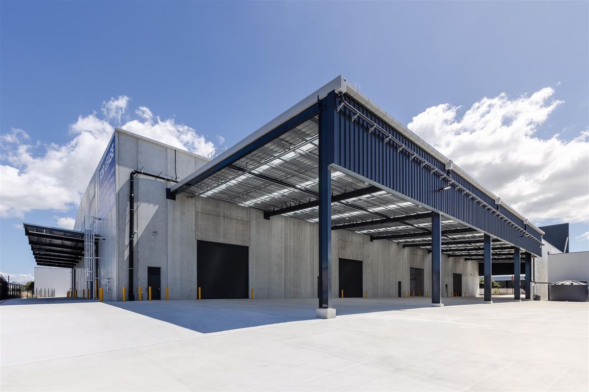 CBRE | A-Grade High Stud with Drive Around Access - Mehr