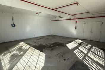 Versatile industrial facility on Cavendish Drive