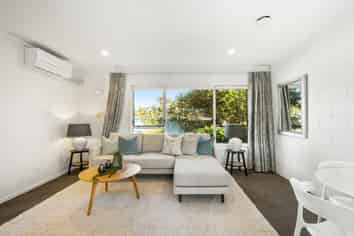 2/11 Kawerau Avenue, Devonport
