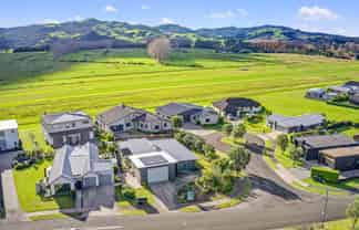 5 Debenham Drive, Whitianga
