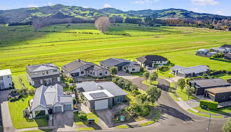 5 Debenham Drive, Whitianga