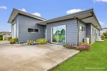 5 Debenham Drive, Whitianga