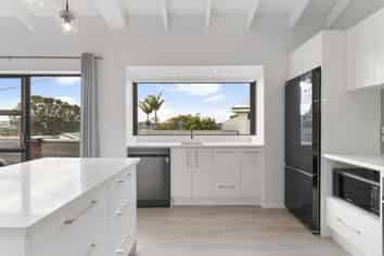 9 Pohutukawa Avenue, Red Beach