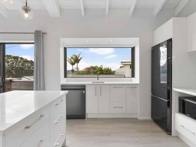 9 Pohutukawa Avenue, Red Beach