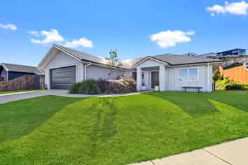 5 Karanema Place, Coastlands