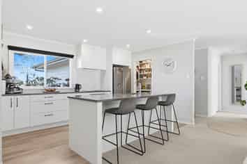 5 Karanema Place, Coastlands