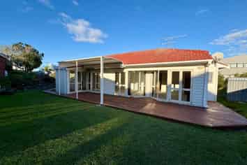 2/2 East Coast Road, Milford