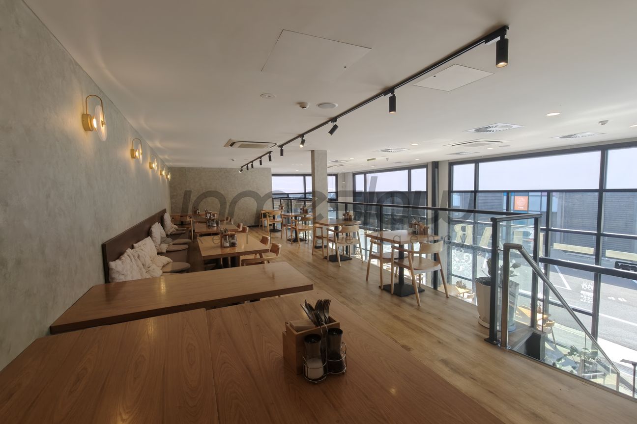 Office Above The Only Cafe in Workshops - Ansicht 5