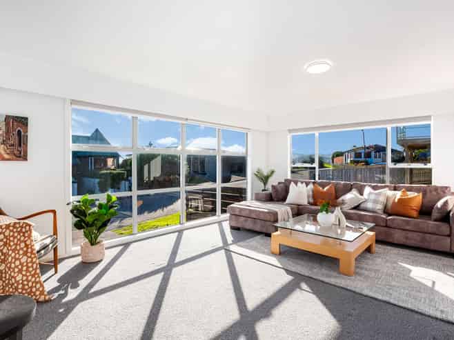 6 Tregear Place, Camborne
