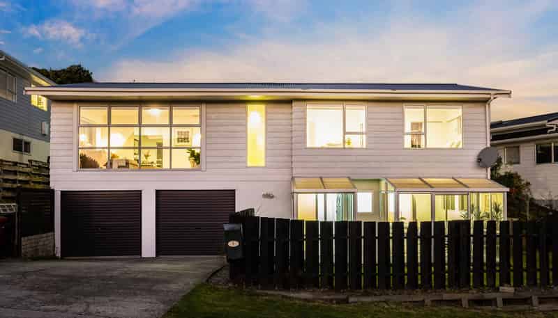 6 Tregear Place, Camborne