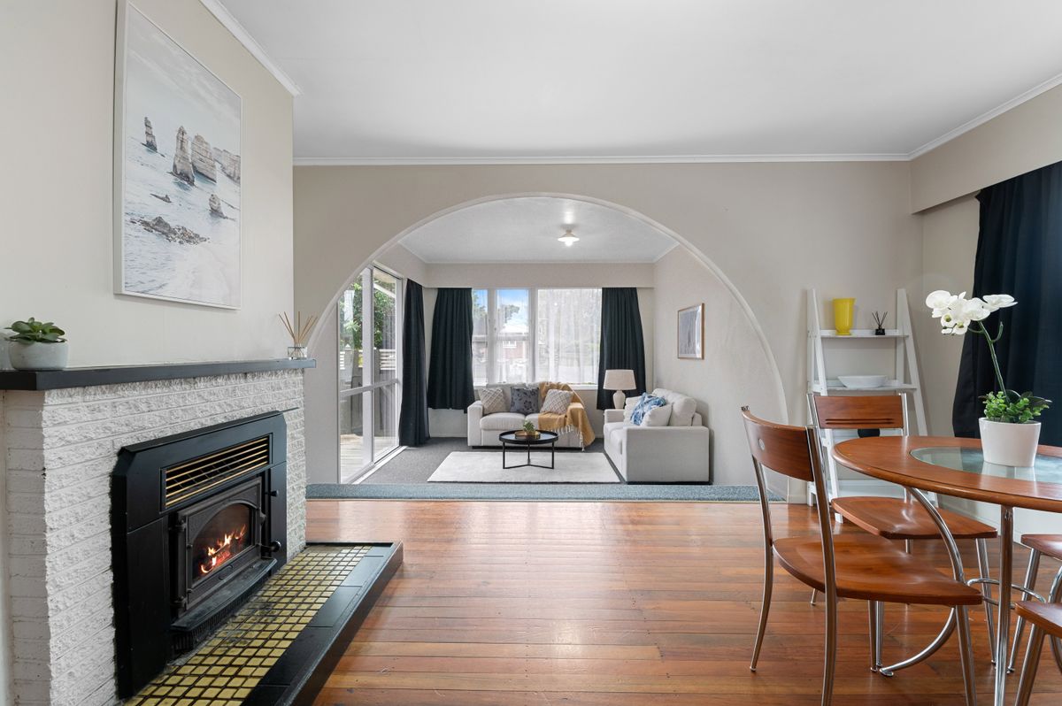 Peaceful Cul-de-Sac Living with Warmth & Convenience - Więcej