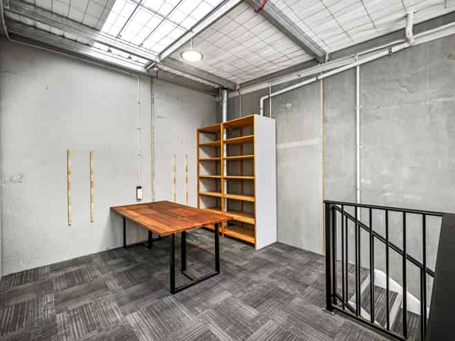 Modern unit with mezz + car park in Hobsonville
