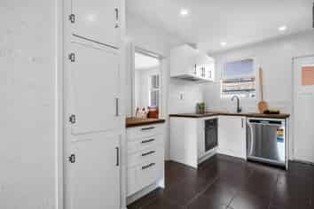 9B Jonathon Street, Judea