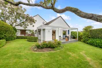 16 Peretao Rise, The Gardens