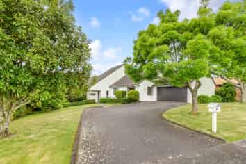 16 Peretao Rise, The Gardens