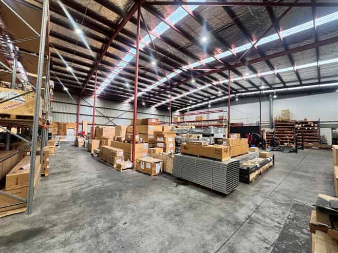Mt Wellington High Stud Warehouse + Container Drop