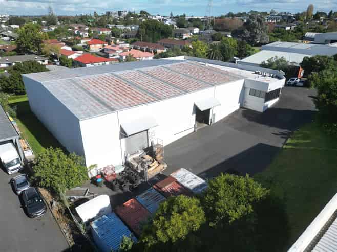 Mt Wellington High Stud Warehouse + Container Drop