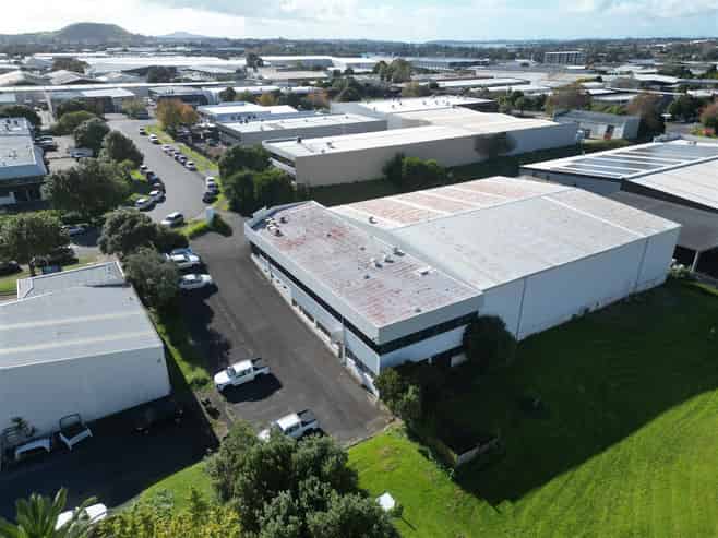 Mt Wellington High Stud Warehouse + Container Drop