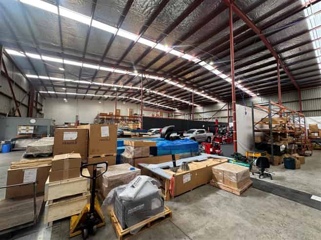 Mt Wellington High Stud Warehouse + Container Drop