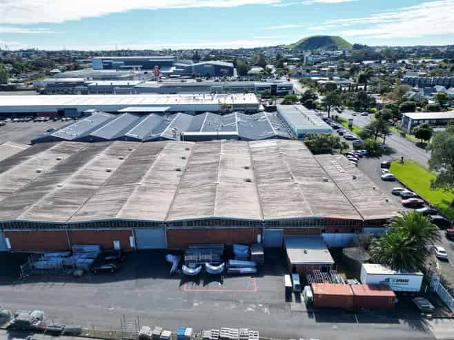CBRE | Affordable Mt Wellington Warehouse with Profile