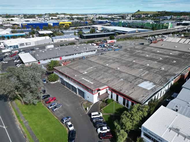 CBRE | Affordable Mt Wellington Warehouse with Profile