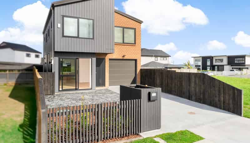 12 Harbourside Parade, Hobsonville