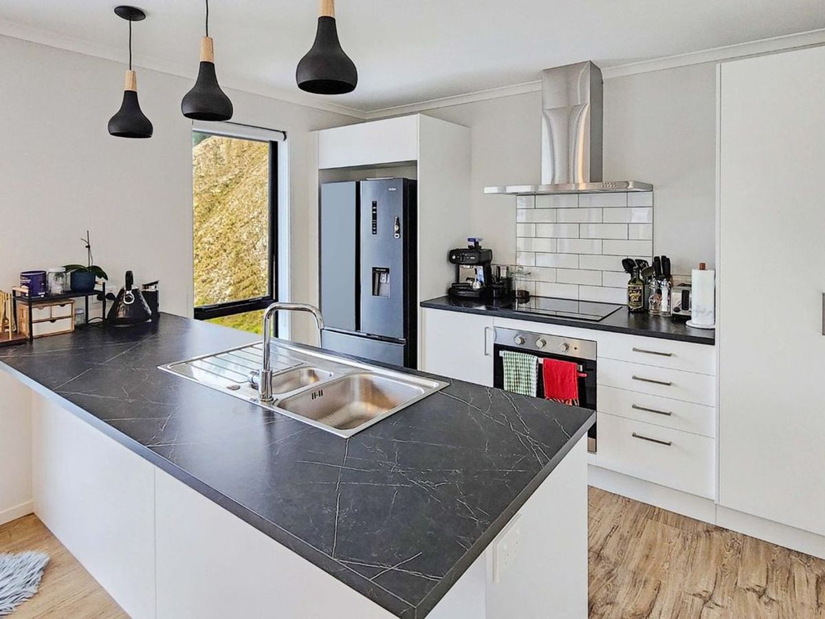 Wainuiomata 3 Bedrooms - Widok 4