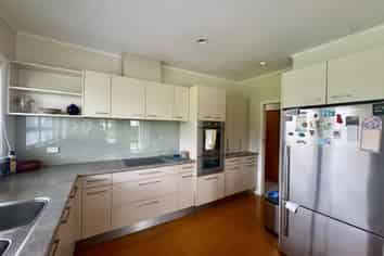 100 Parrs Cross Road, Henderson