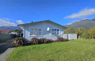 7 Roberts Street, Whataroa