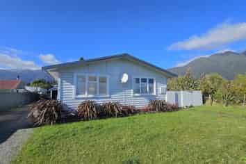 7 Roberts Street, Whataroa