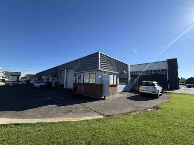 Road font Neilpark Drive industrial