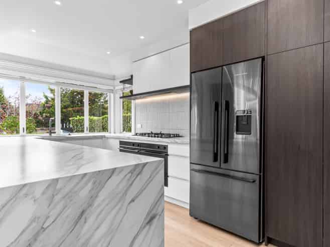 8 Aikmans Road, Merivale