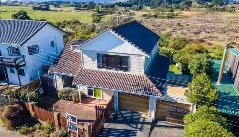 12 Moana Street, Otaki Beach