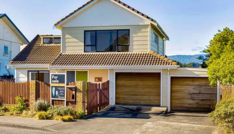 12 Moana Street, Otaki Beach