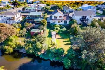 12 Moana Street, Otaki Beach