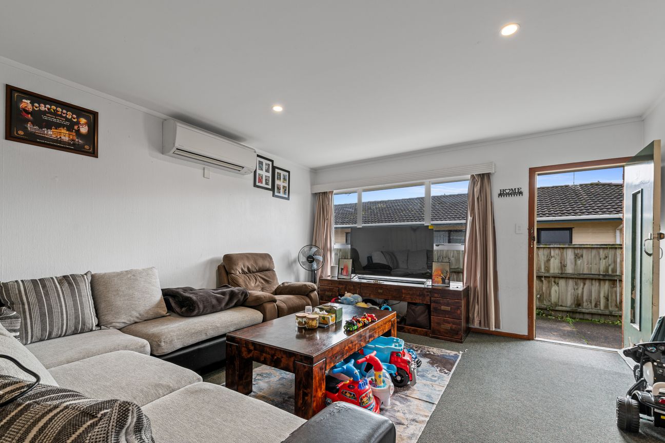 Easy-Care Living in a Handy Location - Aanzicht 4