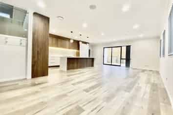 5 Cloonlyon Drive, Flat Bush