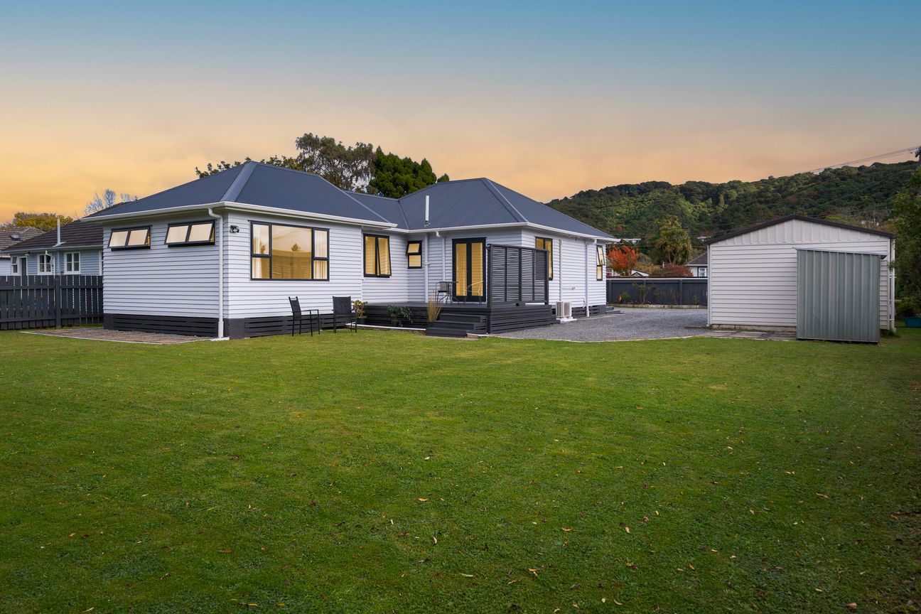 Modern, No Work, Best Available! – pohled 2
