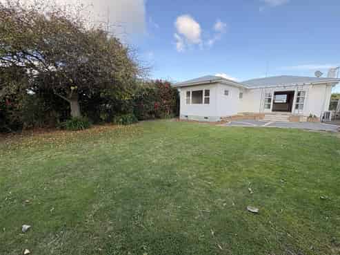 17 Howard Road, Taradale