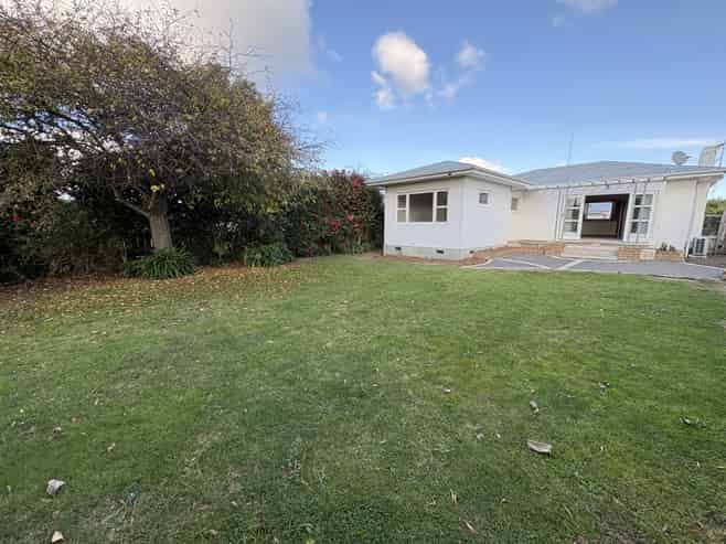 17 Howard Road, Taradale