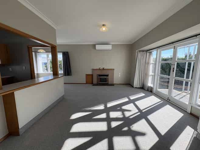 17 Howard Road, Taradale